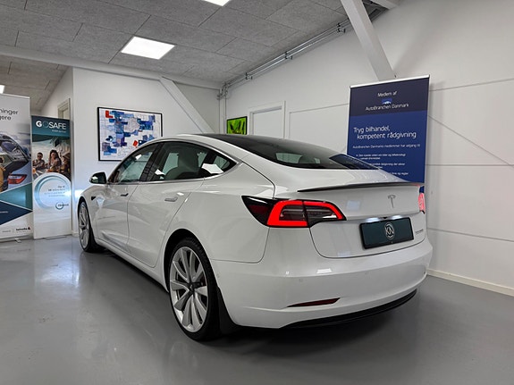 Tesla Model 3 Performance AWD 88 kWh 489ch - Autonomie 530km - Jantes 20" - Régulateur adaptatif
