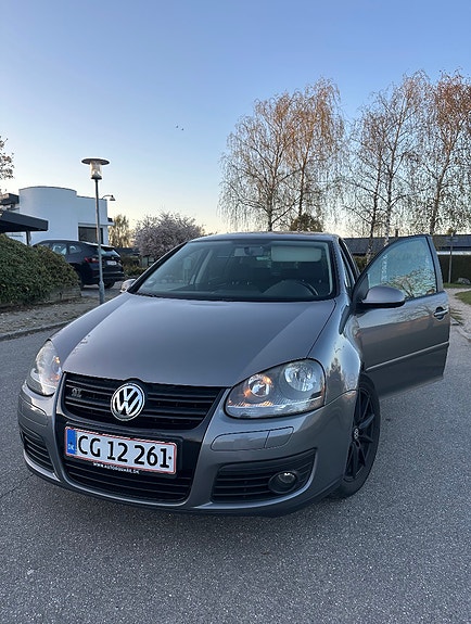 VW Golf V