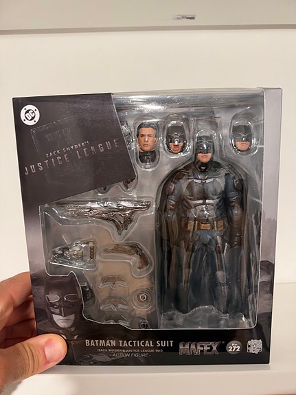 Mafex 272 Batman Tactical Suit | DBA