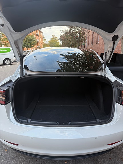Tesla Model 3 Standard Range RWD 275ch - Pompe à chaleur - Batterie LFP - Hayon éléctrique