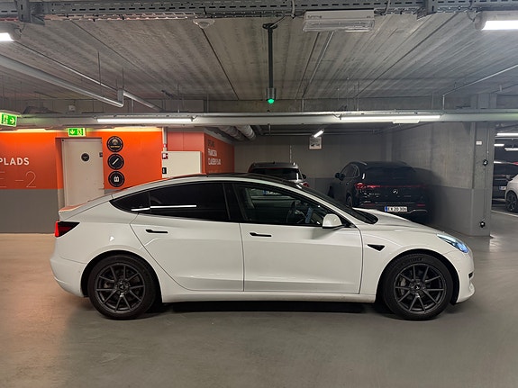 Tesla Model 3 Standard Range RWD 275ch - Pompe à chaleur - Batterie LFP - Hayon éléctrique