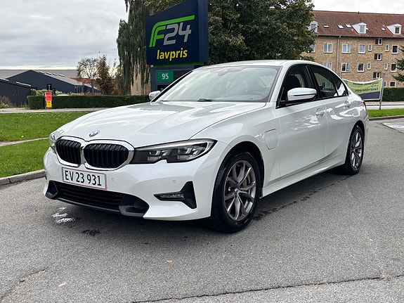 BMW 330e