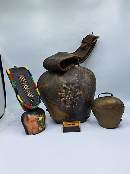 Dekorativ klokke (3) - Gigabel 2,3kg - Schweiz - Koebel med Riem