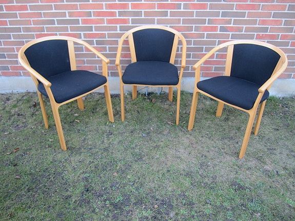 Design: Magnus Olesen - 3stk konference stole med armlæn i bøg haves: