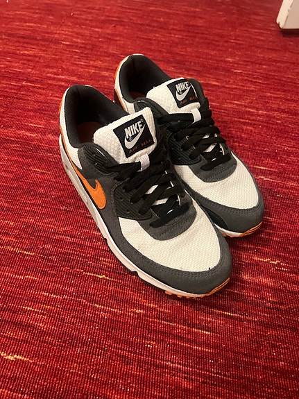 Nike Air Max 90 str 44 grå/hvid/orange