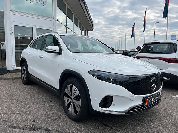 Mercedes EQA250+