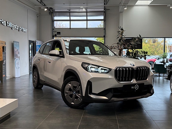 BMW iX1