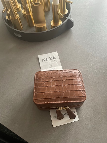 Hera smykkeskrin fra neyes eget mærke