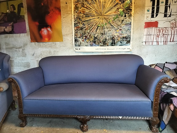 Blå sofa og stole