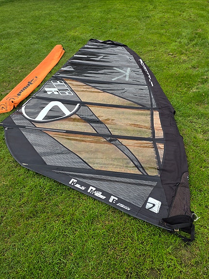 🏄 Point-7 AC-K 8,5 m2 + YES Formula 490 SDM – 1.500 kr.