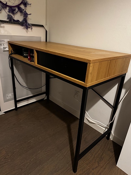 Skrivebord 48x95 fra jysk