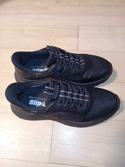Skechers slip ins m. memory skum I sål.