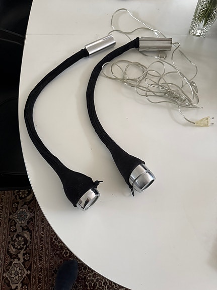 Fleksible sorte lamper med spots