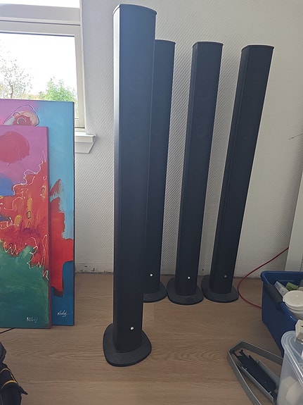 4 højttalere sælges