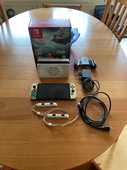 Nintendo Switch Hyrule Warriors Limited Edition konsol