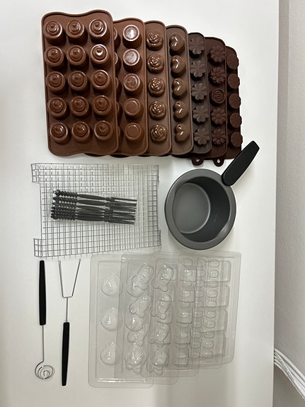Stort chokoladesæt / pralinésæt med kvalitetsforme (Silikomart m.m.)