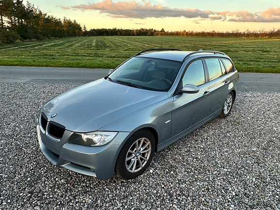 BMW 320i