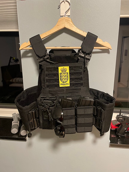 Taktisk vest sort med molle-system