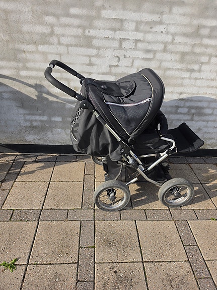 Velholdt Emmaljunga klapvogn