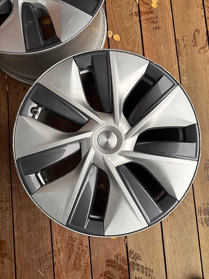 Originale Tesla Model Y Gemini-fælge 19” inkl. hjulkapsler – 4 stk.