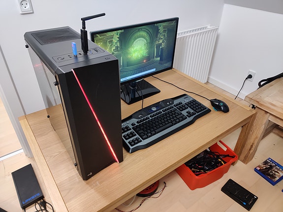 Gaming PC – i5-9400F + ROG Strix GTX 1080 8GB – 16GB 3200MHz – Klar til 1080p!