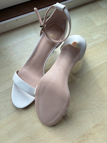 Hvide HM stilet sandaler