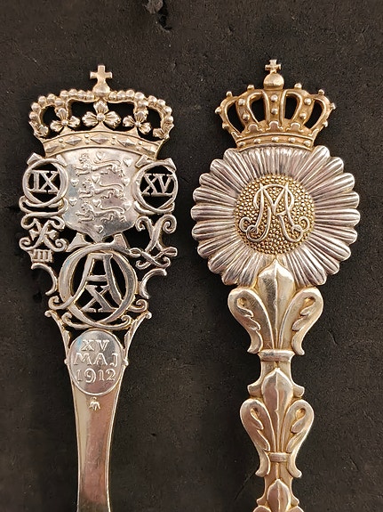 Michelsen mindeskeer med kongekroner og monogram