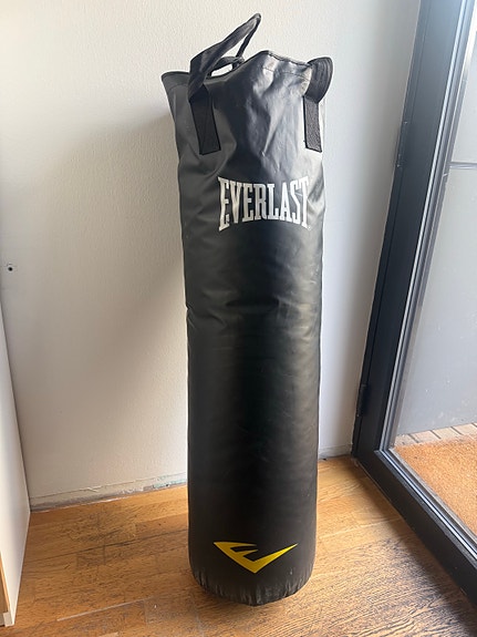 Everlast boksebold sandsæk sort