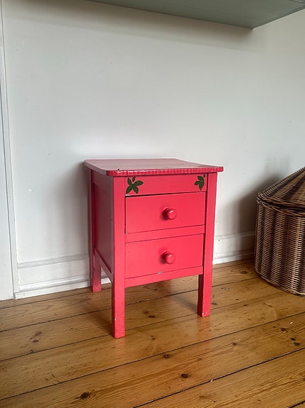 Lille rød/pink kommode