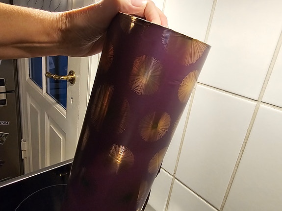 Gavepapir med mønster på begge sider