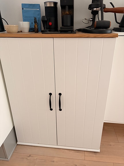 IKEA skab 70x37,5 cm med træbordplade, hvid