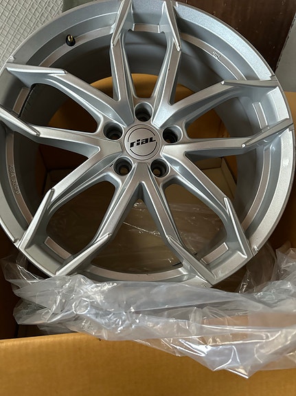 Product image 1 of 4