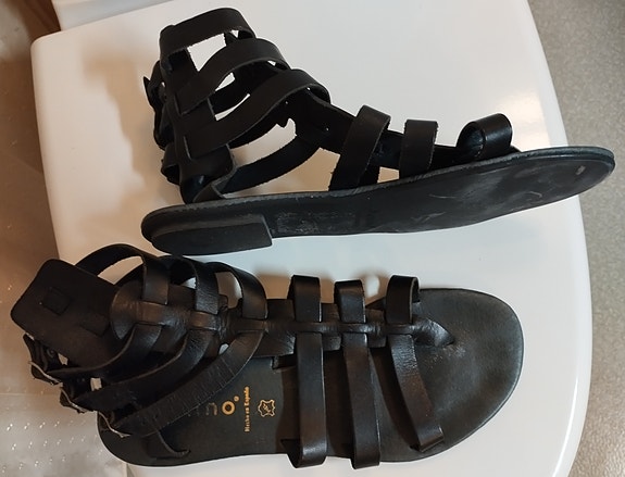 Product image 1 of 9