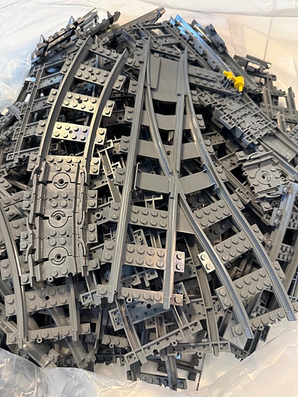 LEGO City togsæt med skinner og fjernbetjening