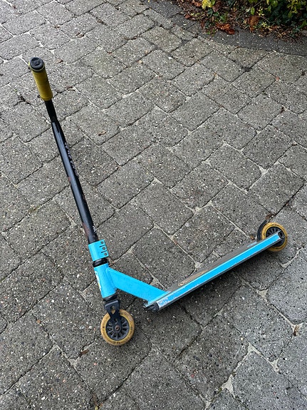 Product image 1 of 4