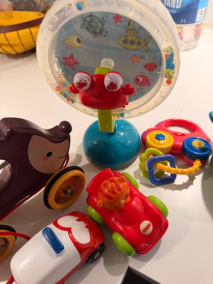 Fisher-Price babylegetøj sæt med biler, rangler og aktivitetslegetøj