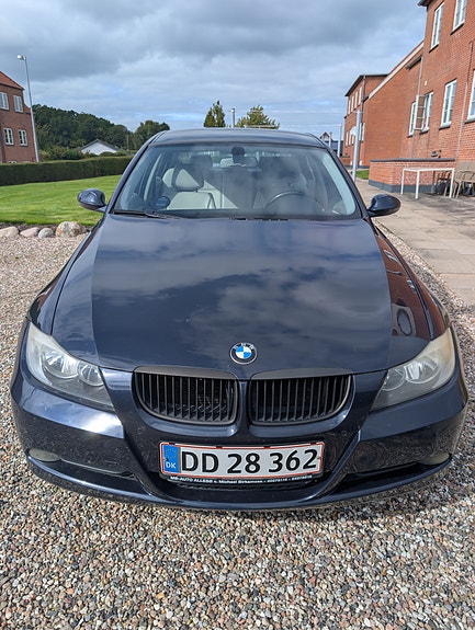 BMW 320i
