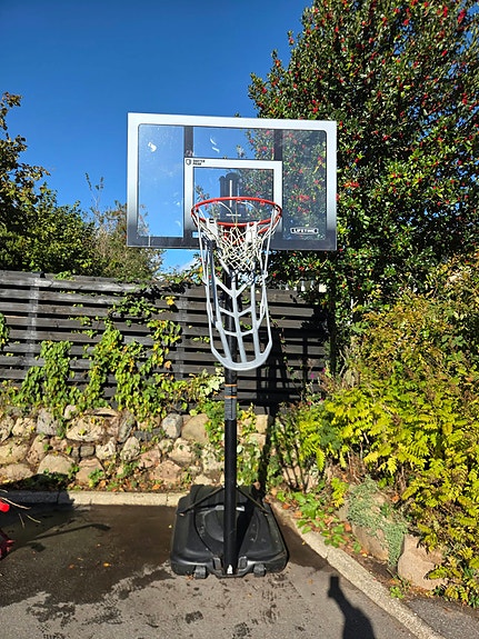 Basket net med throwback og teleskopisk højde