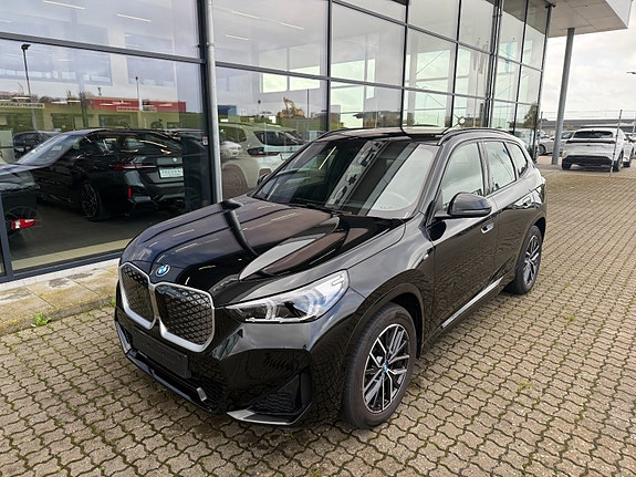BMW iX1