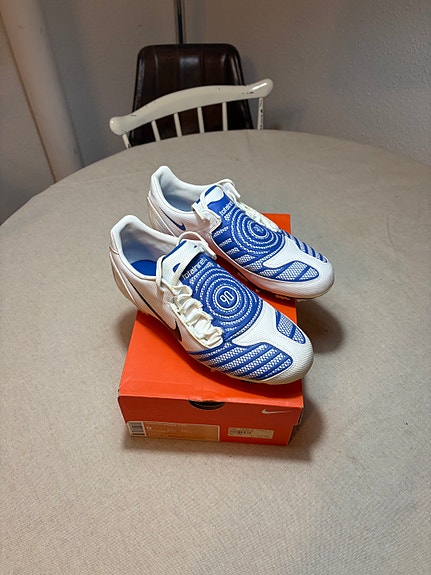 Nike Total 90 Shoot III FG fodboldstøvler str 42,5 hvid/blå