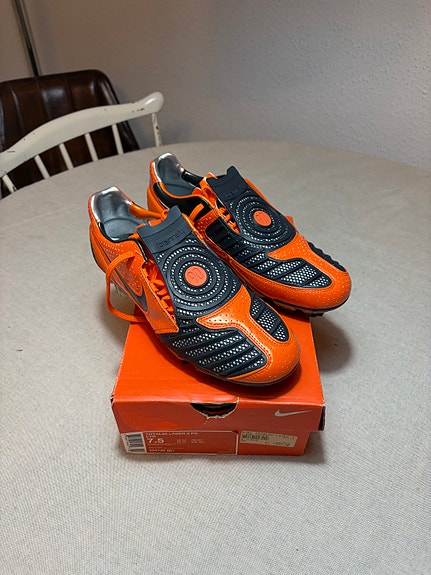 Nike Total 90 Laser II FG fodboldstøvler str 40,5 orange