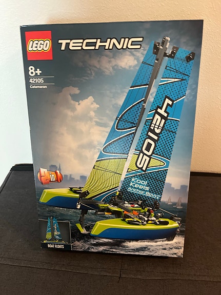 LEGO Technic 42105 Catamaran sejlbåd 2-i-1