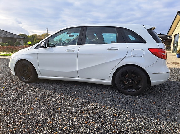 Mercedes B 180