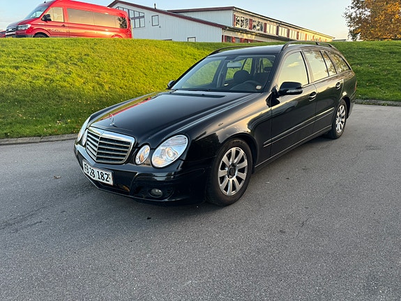 Mercedes E 220