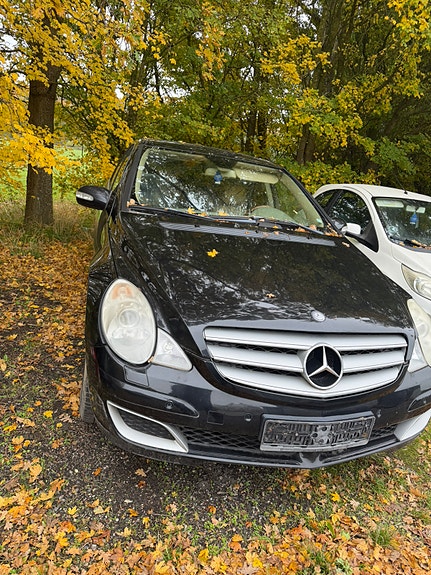 Mercedes R 320