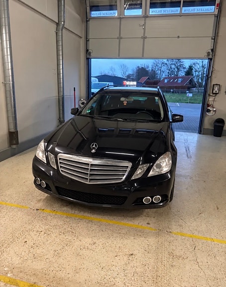 Mercedes E 200
