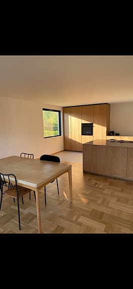 Spisebord i egetræ