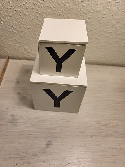 Design Letters opbevaringskasse med Y