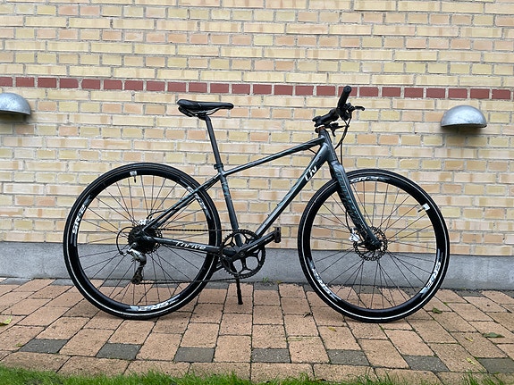 Hurtig og let citybike - Giant Thrive Hybridcykel – Str. S – 10 gear