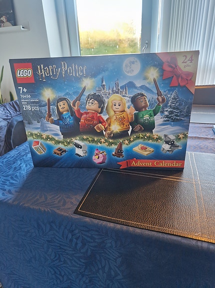 Har denne lego harry potter advent kalender nummer 76456 fra 2025 🙂🙂